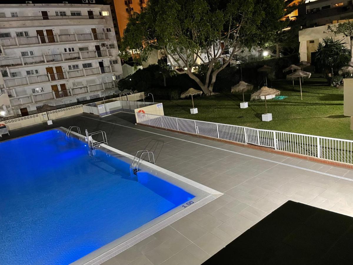 Apartamento Totalmente Reformado Con Piscina Y Jardines Al Lado De La Playa De La Carihuela Torremolinos Kültér fotó