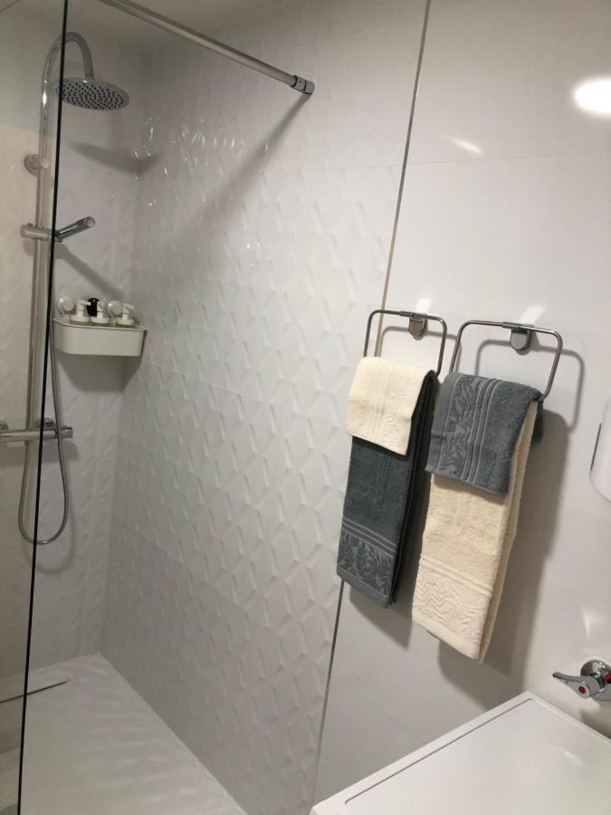 Apartamento Totalmente Reformado Con Piscina Y Jardines Al Lado De La Playa De La Carihuela Torremolinos Kültér fotó