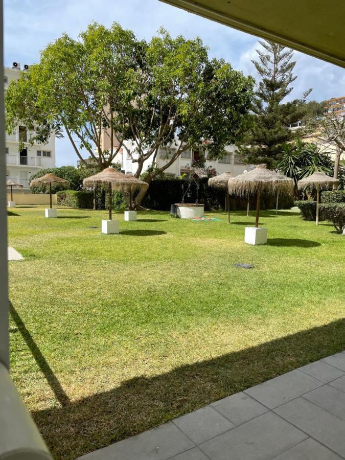 Apartamento Totalmente Reformado Con Piscina Y Jardines Al Lado De La Playa De La Carihuela Torremolinos Kültér fotó