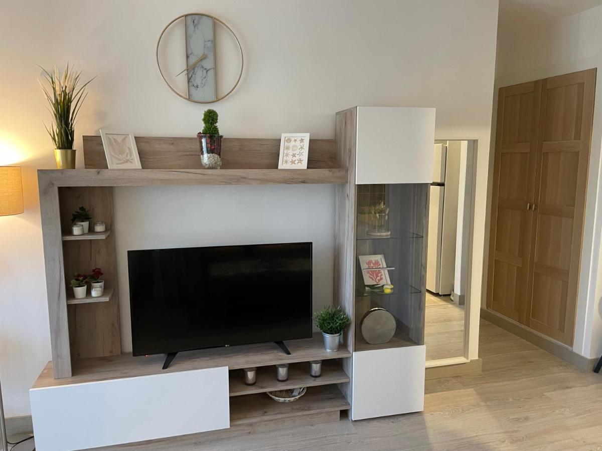 Apartamento Totalmente Reformado Con Piscina Y Jardines Al Lado De La Playa De La Carihuela Torremolinos Kültér fotó