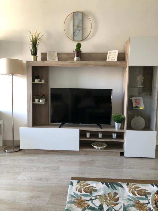 Apartamento Totalmente Reformado Con Piscina Y Jardines Al Lado De La Playa De La Carihuela Torremolinos Kültér fotó