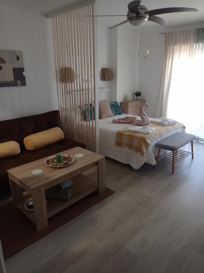 Apartamento Totalmente Reformado Con Piscina Y Jardines Al Lado De La Playa De La Carihuela Torremolinos Kültér fotó