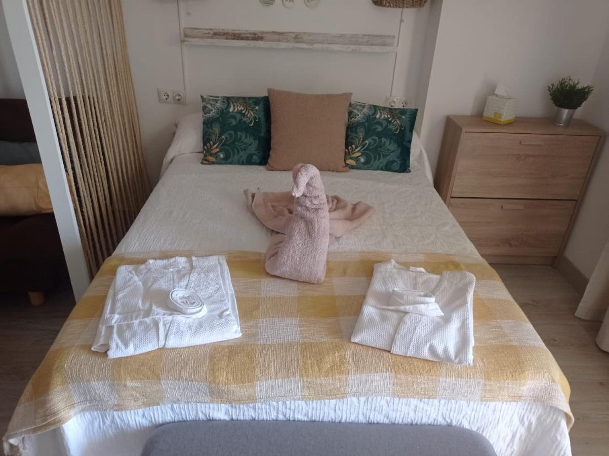 Apartamento Totalmente Reformado Con Piscina Y Jardines Al Lado De La Playa De La Carihuela Torremolinos Kültér fotó