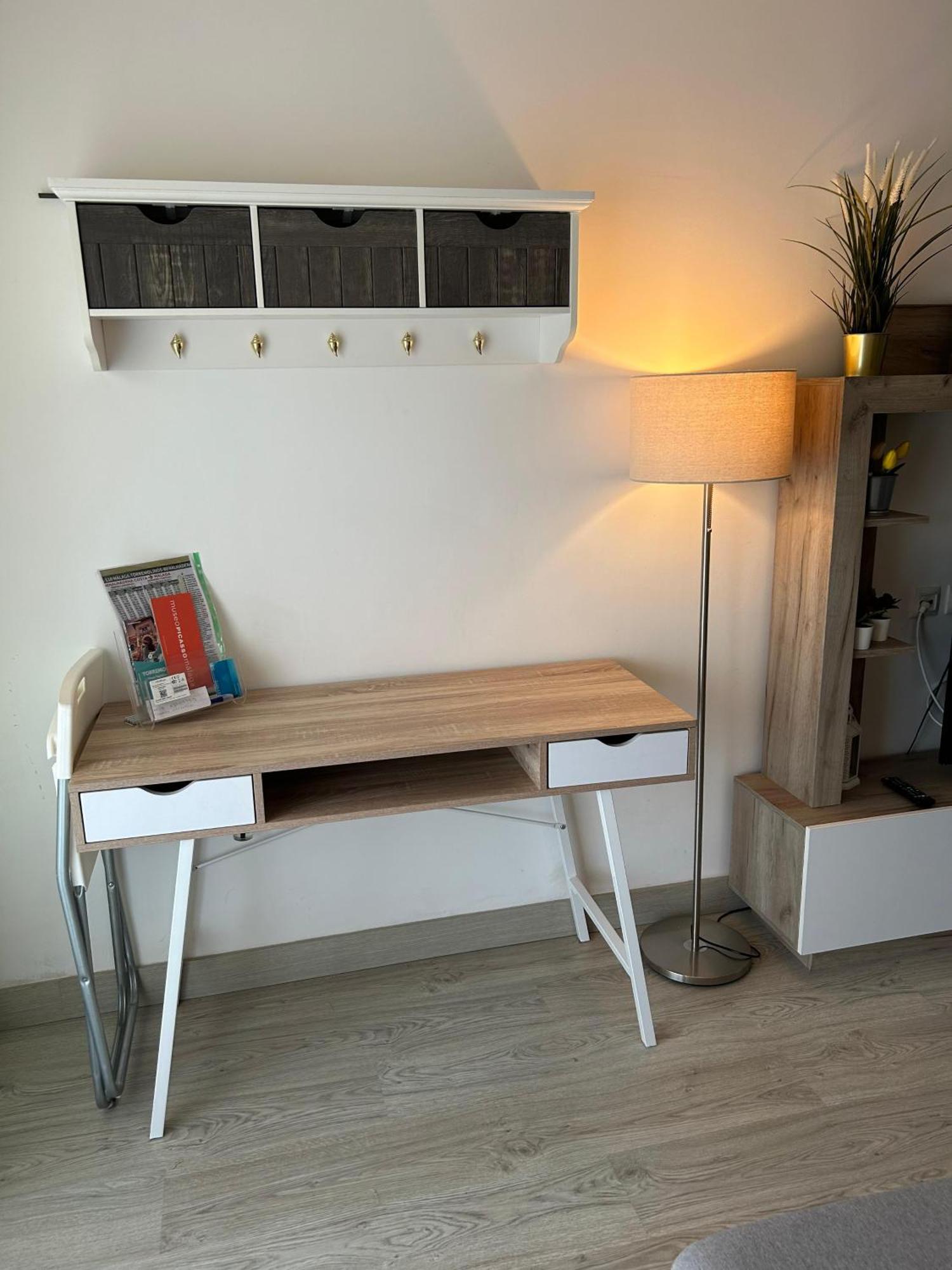 Apartamento Totalmente Reformado Con Piscina Y Jardines Al Lado De La Playa De La Carihuela Torremolinos Kültér fotó